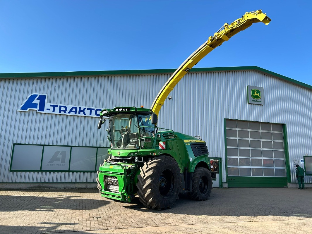 John Deere 9700i - Kombains: foto 1 John Deere 9700i - Kombains: foto 1