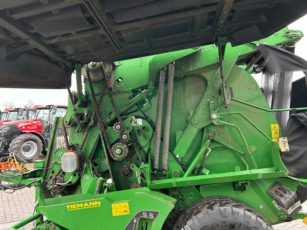 John Deere 990 - Ruļļu ietinējs: foto 5 John Deere 990 - Ruļļu ietinējs: foto 5