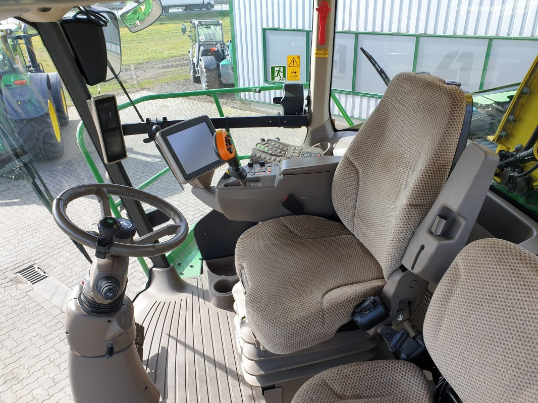 John Deere 9900 - Kombains: foto 5 John Deere 9900 - Kombains: foto 5