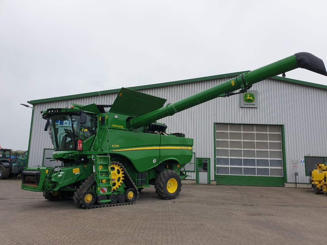 John Deere S770 - Labības kombains: foto 1 John Deere S770 - Labības kombains: foto 1