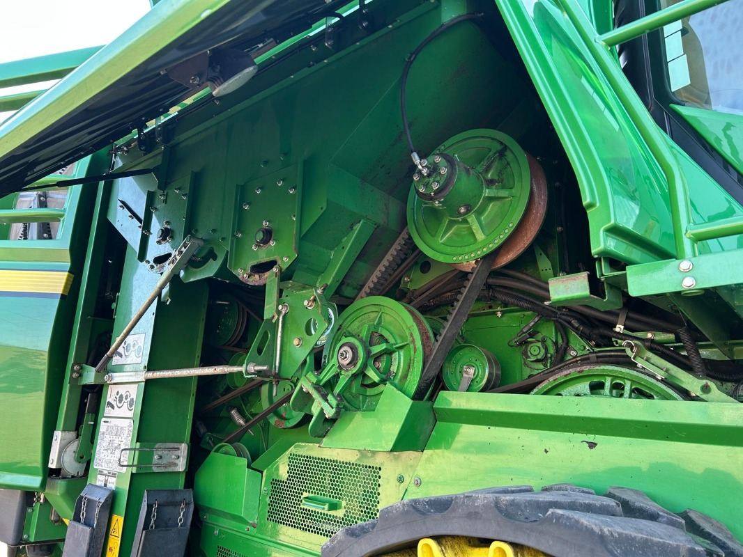 John Deere T660 - Labības kombains: foto 4 John Deere T660 - Labības kombains: foto 4