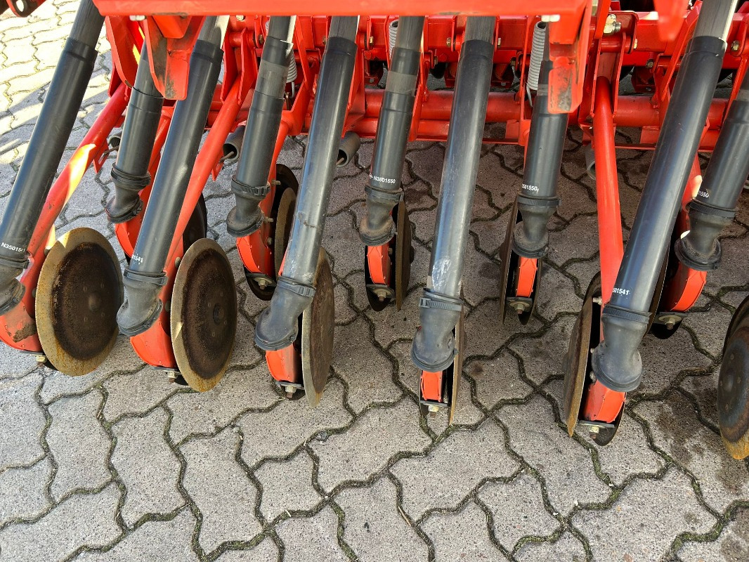 Kuhn Integra G II MIT 400 - Kombinētā sējmašīna: foto 2 Kuhn Integra G II MIT 400 - Kombinētā sējmašīna: foto 2