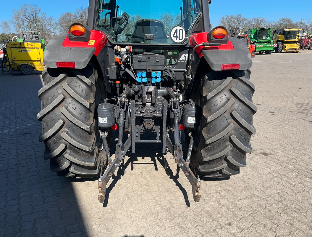 McCormick T 90 - Traktors: foto 2 McCormick T 90 - Traktors: foto 2