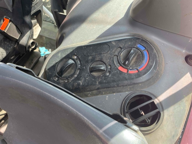 Same Iron 130 - Traktors: foto 4 Same Iron 130 - Traktors: foto 4