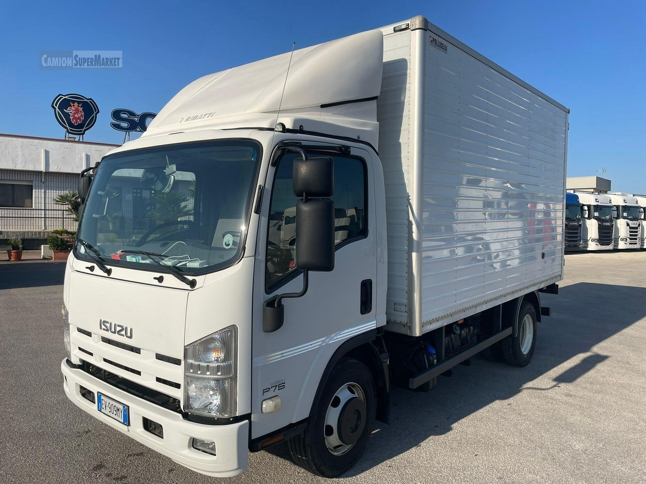 ISUZU P75 - Kravas automašīna ar slēgto virsbūvi: foto 2 ISUZU P75 - Kravas automašīna ar slēgto virsbūvi: foto 2