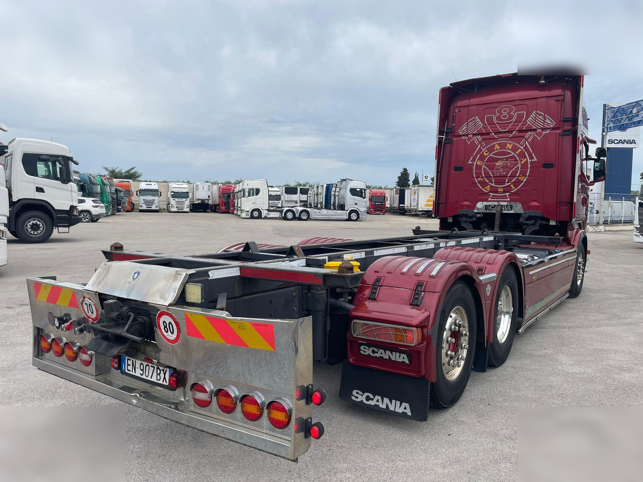 SCANIA R560 - Konteineru vedējs/ Kravas automašīna ar noņemamā virsbūve: foto 2 SCANIA R560 - Konteineru vedējs/ Kravas automašīna ar noņemamā virsbūve: foto 2