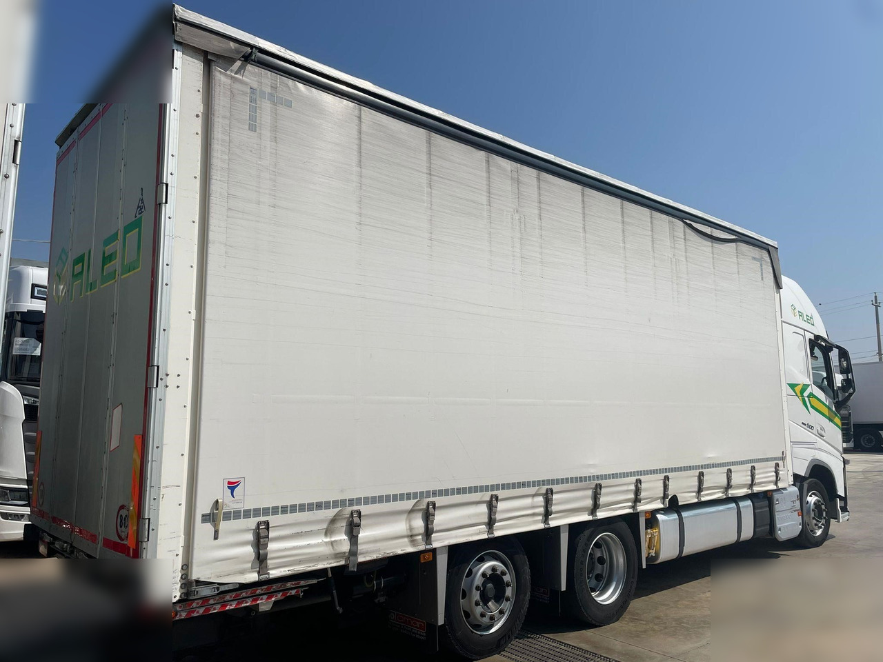 VOLVO FH13.500 - Kravas automašīna ar tentu: foto 4 VOLVO FH13.500 - Kravas automašīna ar tentu: foto 4