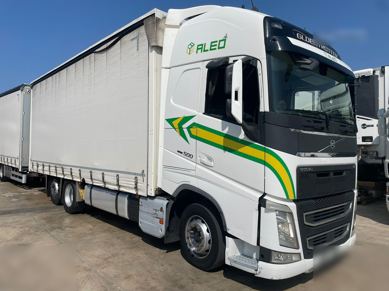 VOLVO FH13.500 - Kravas automašīna ar tentu: foto 1 VOLVO FH13.500 - Kravas automašīna ar tentu: foto 1