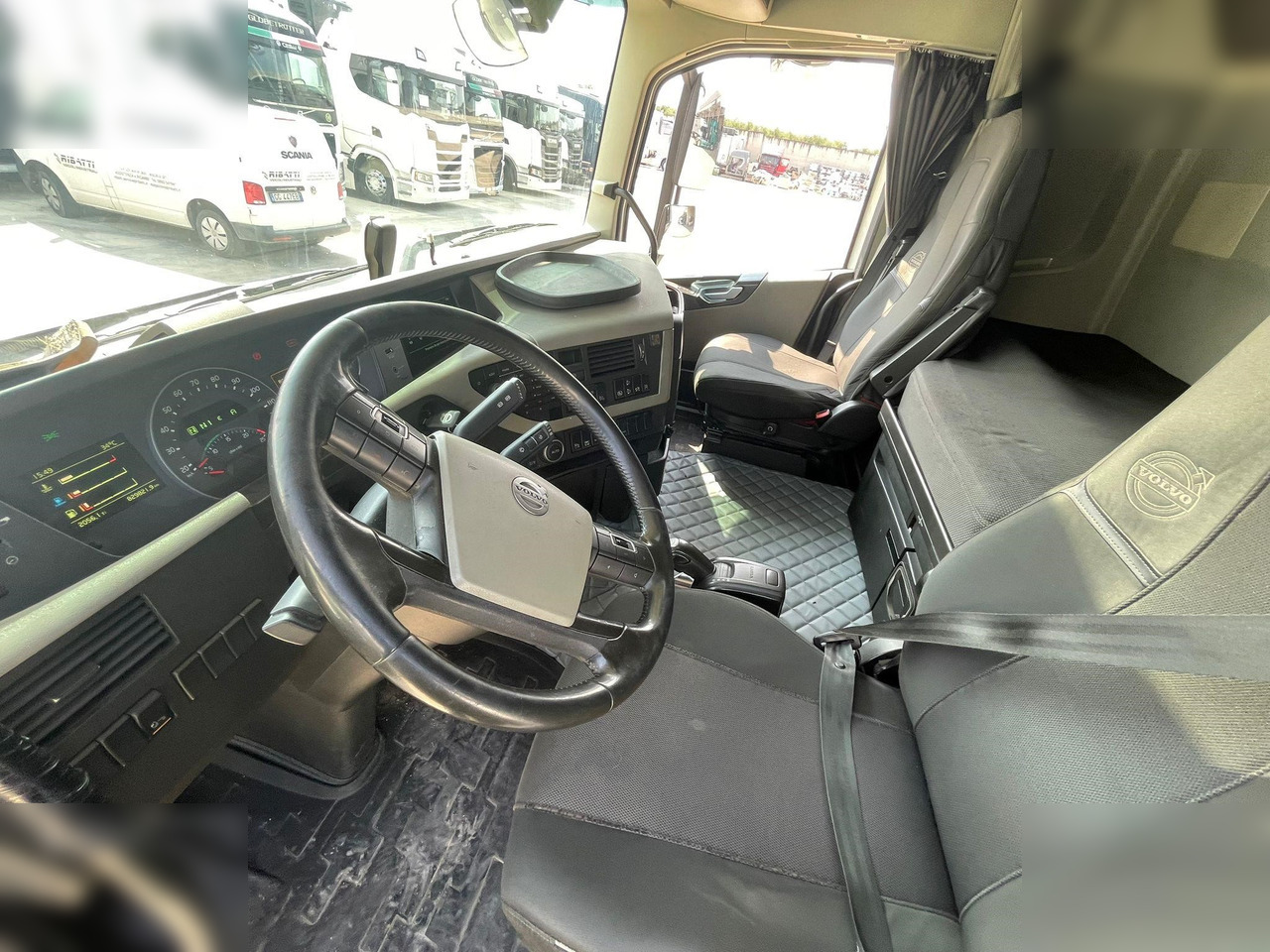 VOLVO FH13.500 - Kravas automašīna ar tentu: foto 5 VOLVO FH13.500 - Kravas automašīna ar tentu: foto 5
