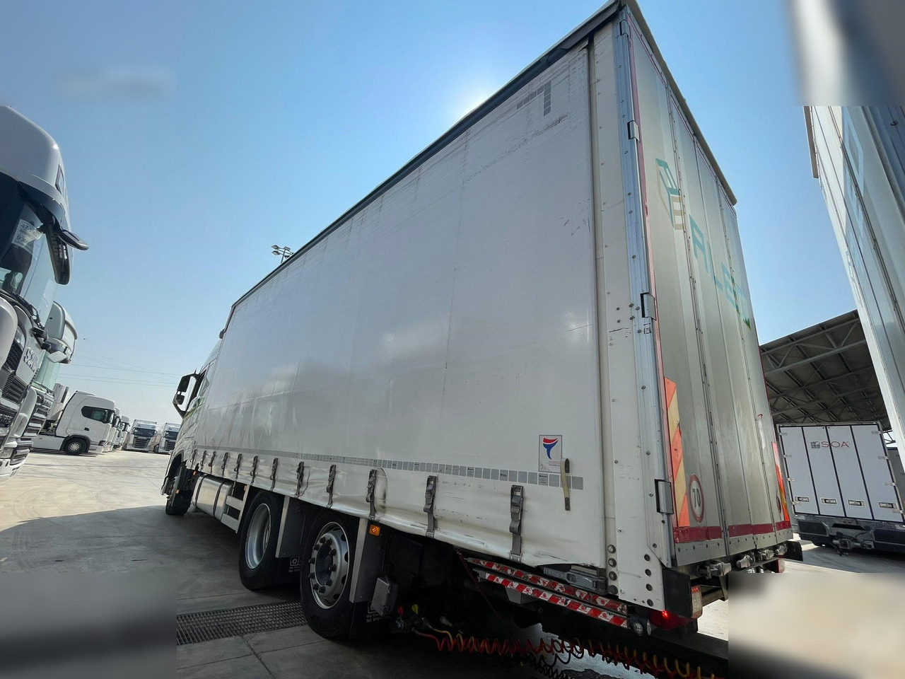 VOLVO FH13.500 - Kravas automašīna ar tentu: foto 3 VOLVO FH13.500 - Kravas automašīna ar tentu: foto 3