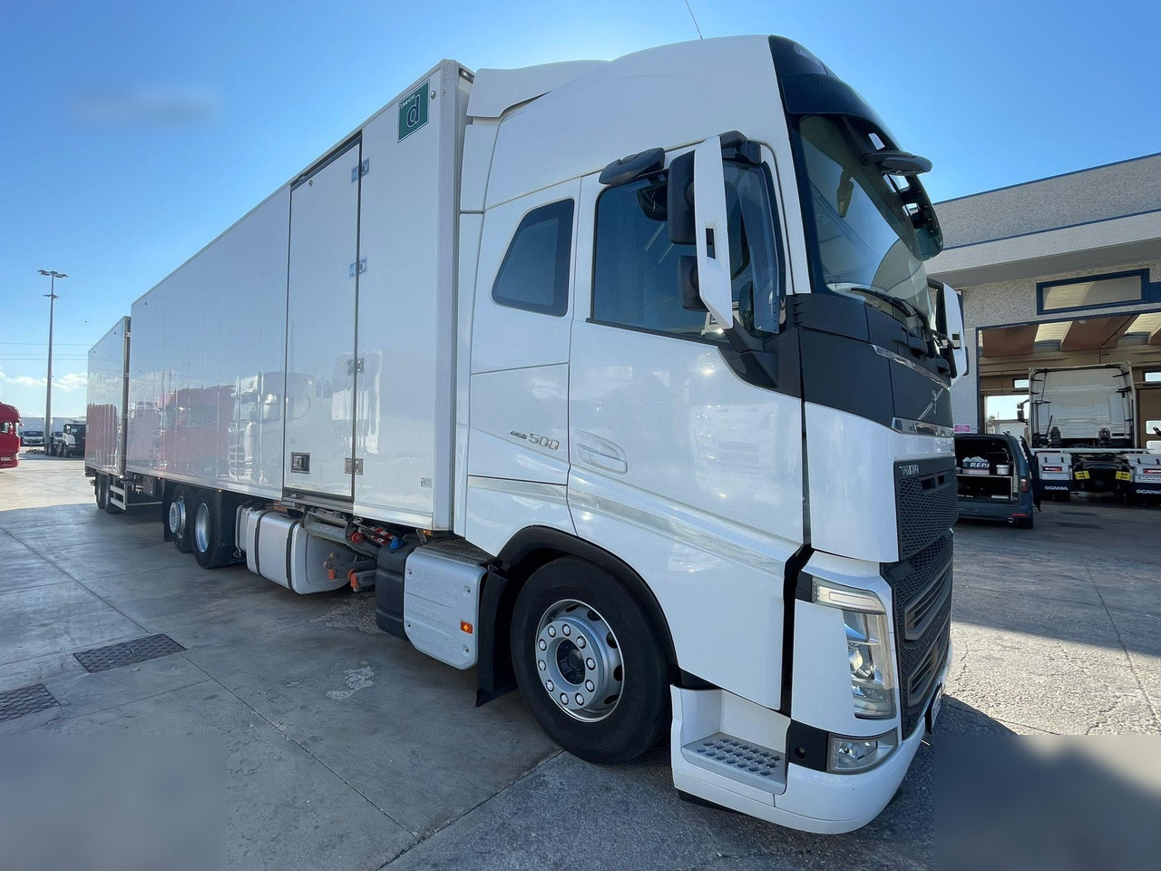 VOLVO FH500 - Kravas automašīna refrižerators: foto 4 VOLVO FH500 - Kravas automašīna refrižerators: foto 4