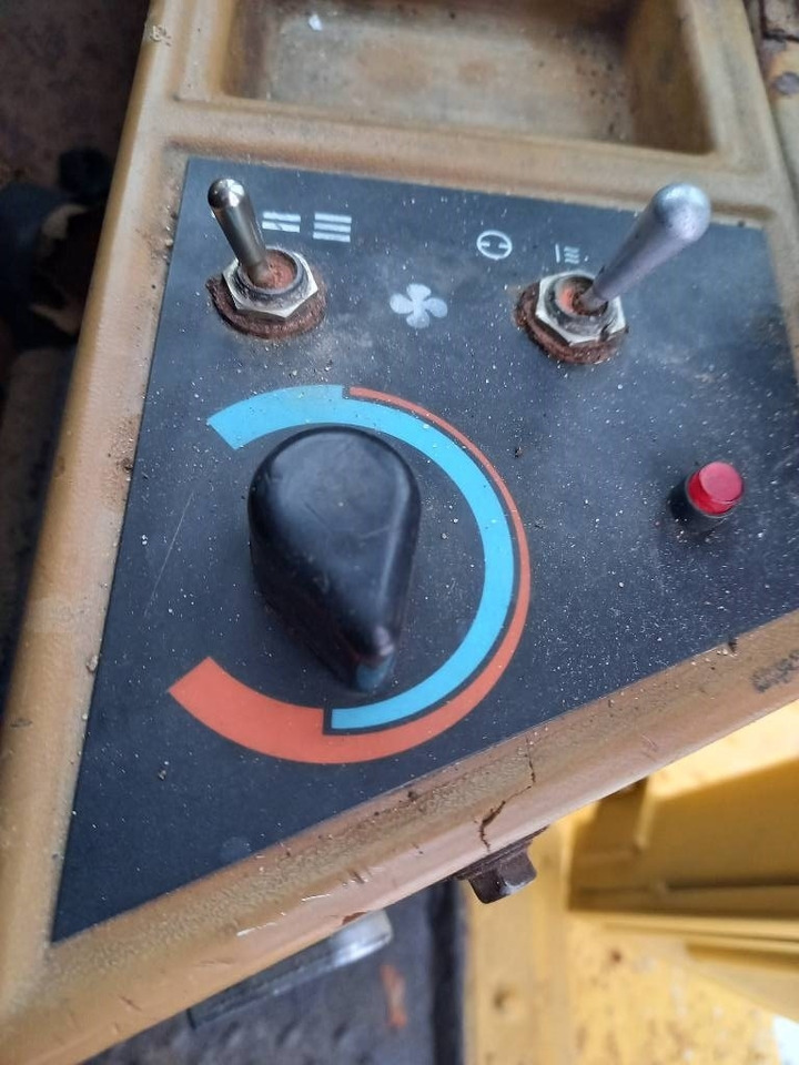 Riteņu iekrāvējs CAT IT 28 B: foto 26