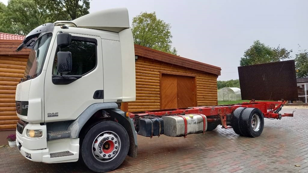 DAF FA55.250G, ONLY FOR PARTS! - Kravas automašīna ar slēgto virsbūvi: foto 1 DAF FA55.250G, ONLY FOR PARTS! - Kravas automašīna ar slēgto virsbūvi: foto 1