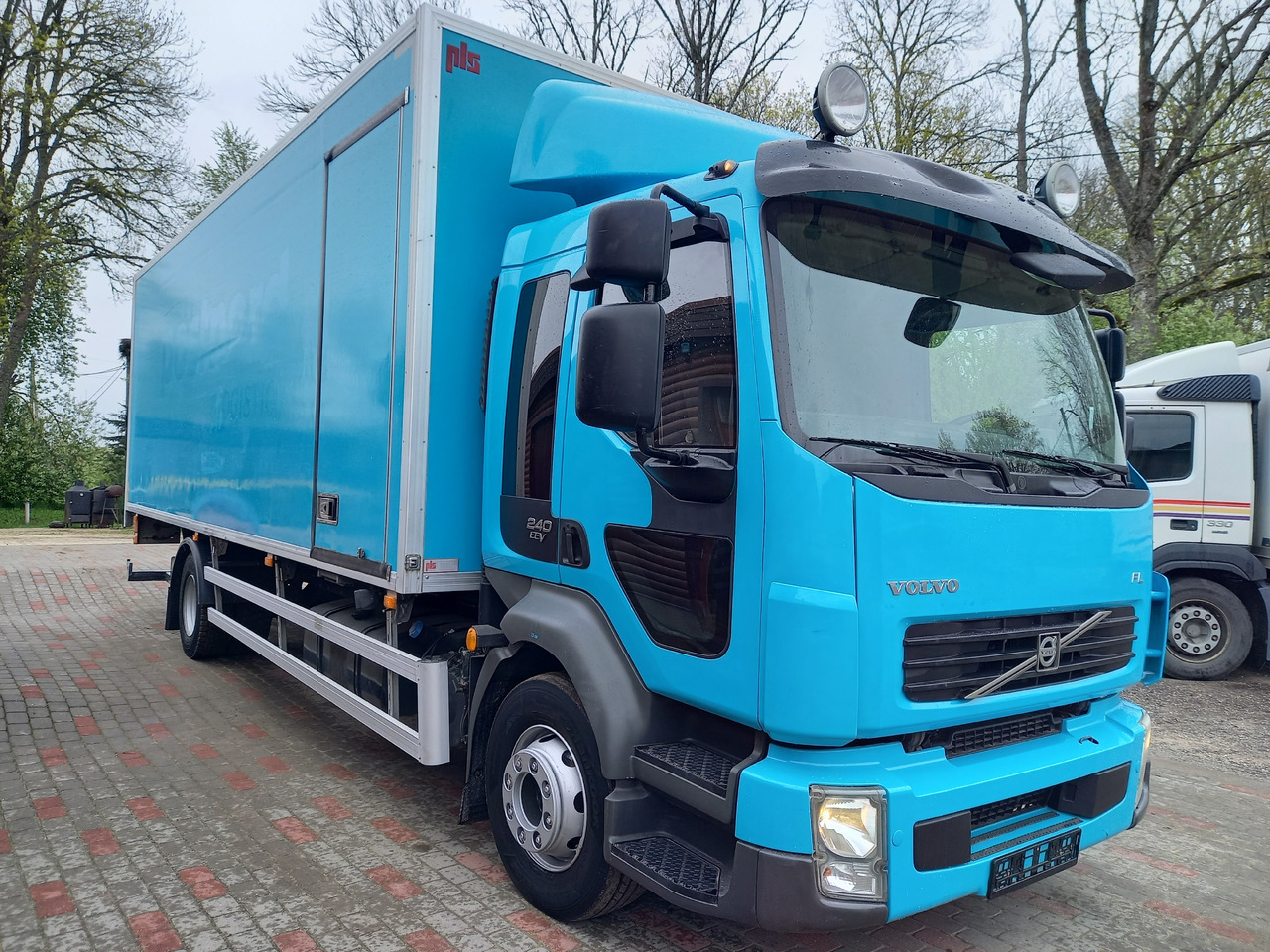 VOLVO FL, 4x2, 16000 KG. EEV - Kravas automašīna ar slēgto virsbūvi: foto 3 VOLVO FL, 4x2, 16000 KG. EEV - Kravas automašīna ar slēgto virsbūvi: foto 3
