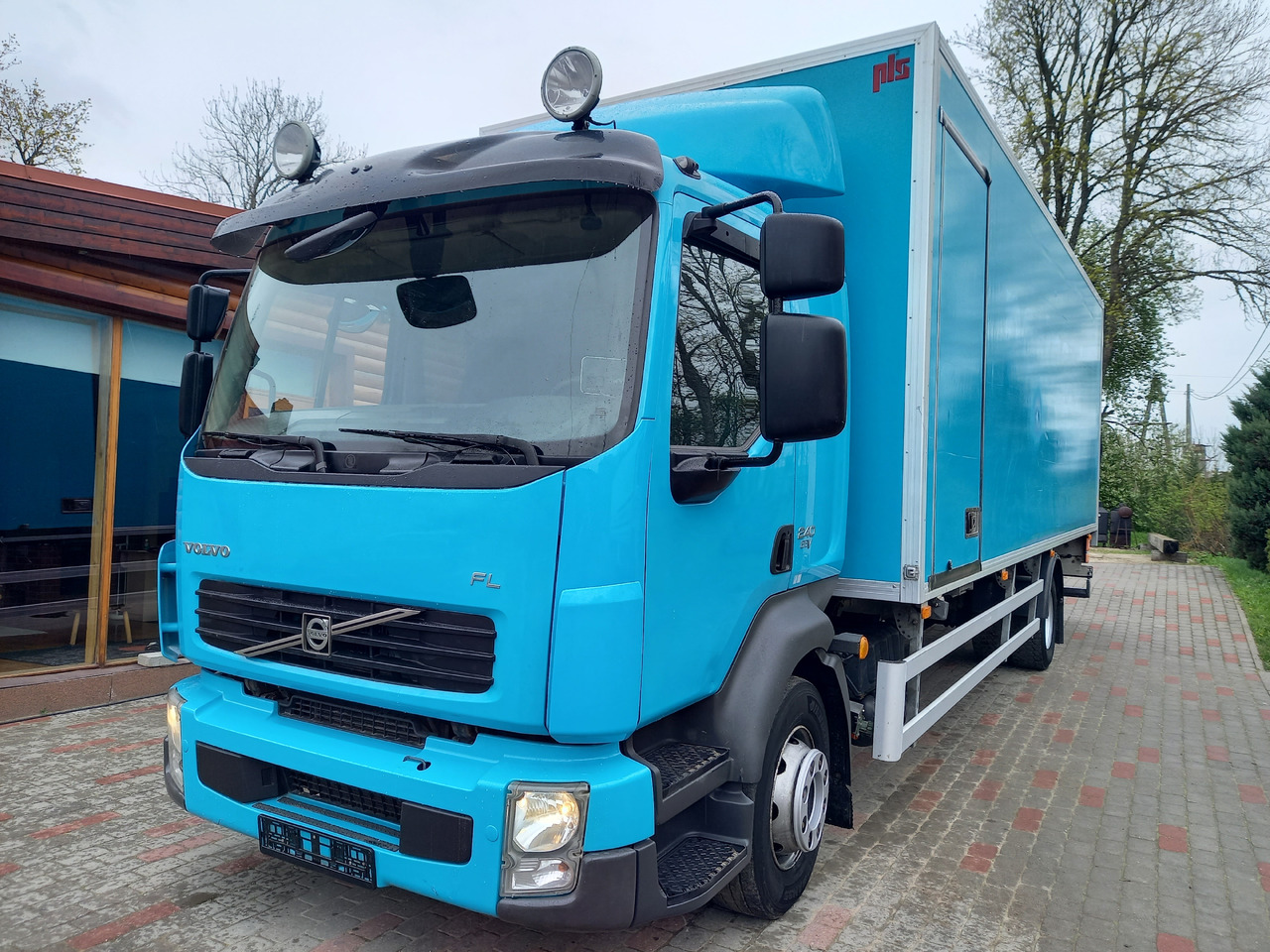 VOLVO FL, 4x2, 16000 KG. EEV - Kravas automašīna ar slēgto virsbūvi: foto 1 VOLVO FL, 4x2, 16000 KG. EEV - Kravas automašīna ar slēgto virsbūvi: foto 1