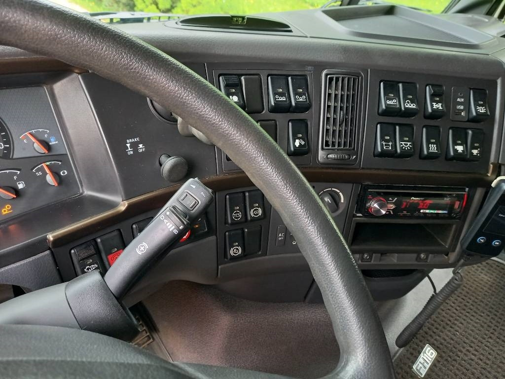 Kravas automašīna pašizgāzējs Volvo FH 16, 8x4 , RETARDER, BIG AXLES, GW 39500KG: foto 34