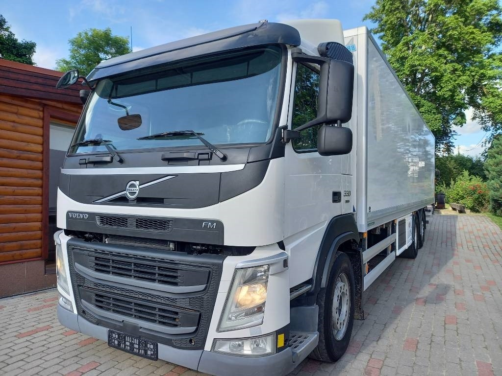 Volvo FM 330, 6x2, CARRIER SUPRA 950 U - Kravas automašīna refrižerators: foto 2 Volvo FM 330, 6x2, CARRIER SUPRA 950 U - Kravas automašīna refrižerators: foto 2