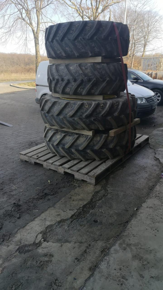 Firestone 460/85R42 480/70R30 - Riepa: foto 1 Firestone 460/85R42 480/70R30 - Riepa: foto 1