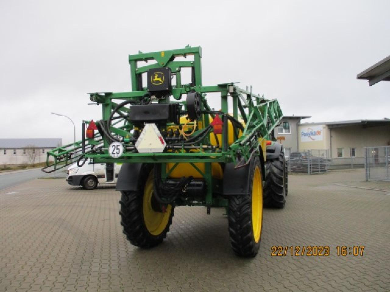 John Deere 740 - Piekabināmais miglotājs: foto 4 John Deere 740 - Piekabināmais miglotājs: foto 4