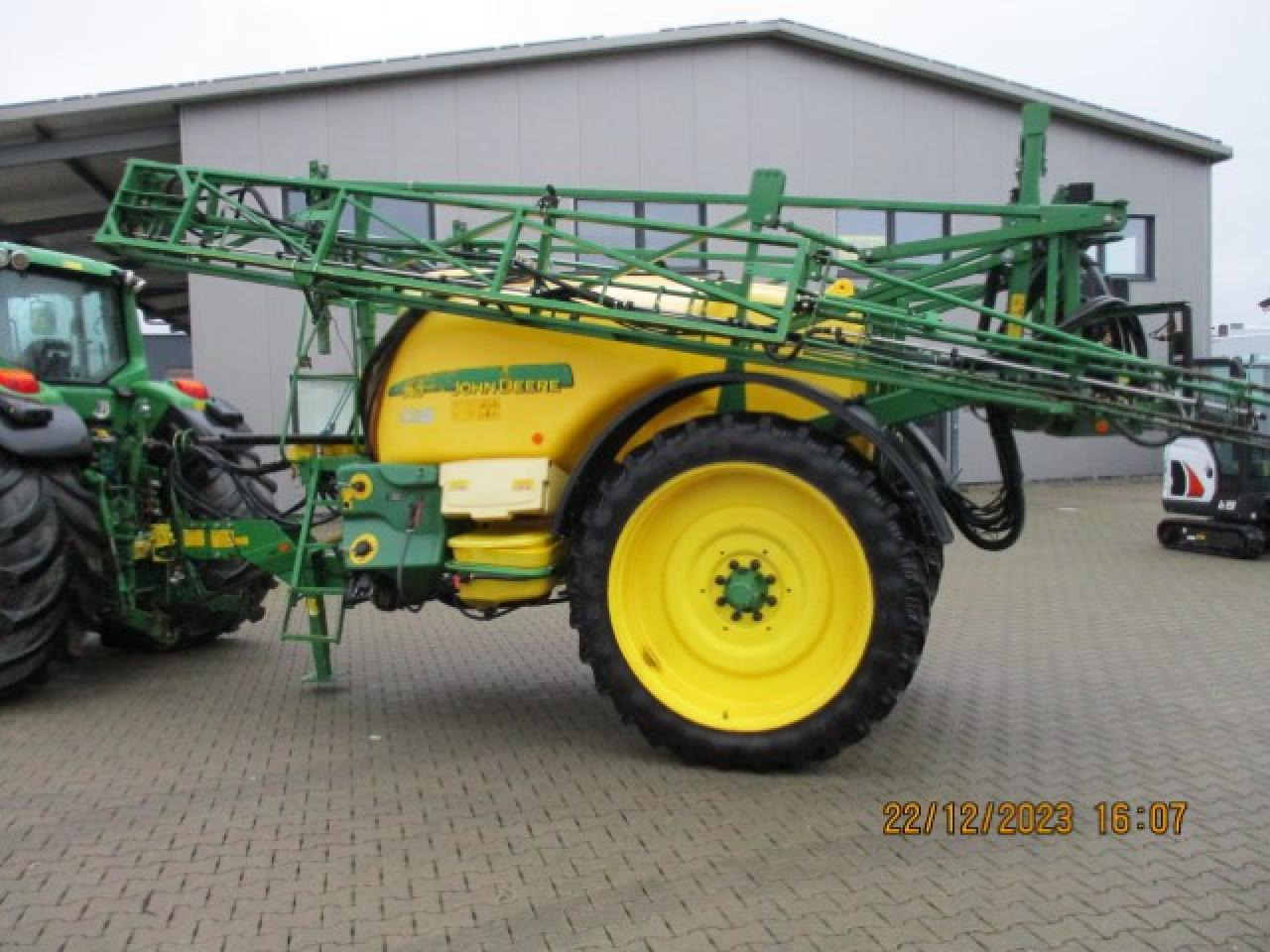 John Deere 740 - Piekabināmais miglotājs: foto 2 John Deere 740 - Piekabināmais miglotājs: foto 2