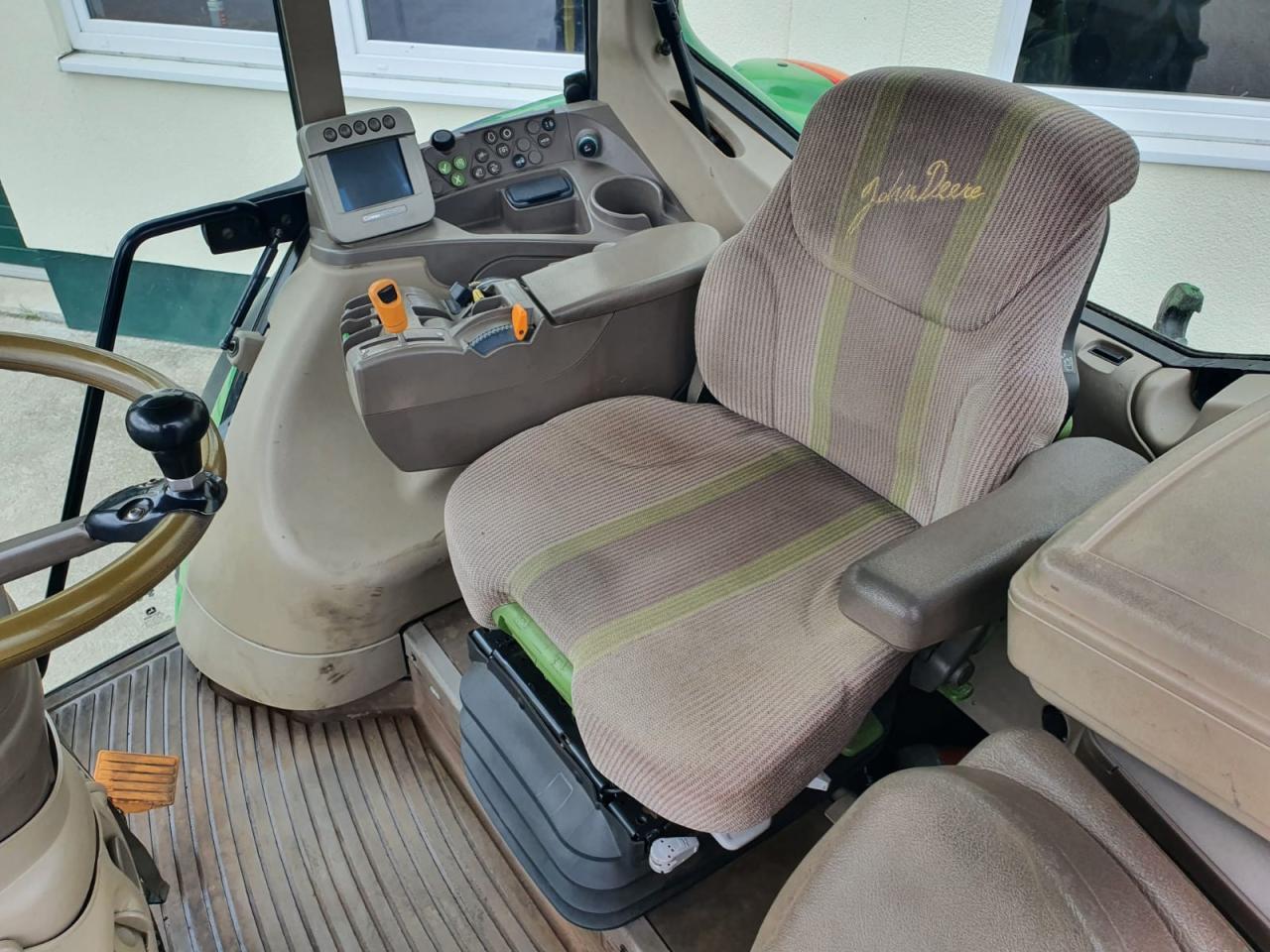 John Deere 7530 Premium - Traktors: foto 4 John Deere 7530 Premium - Traktors: foto 4