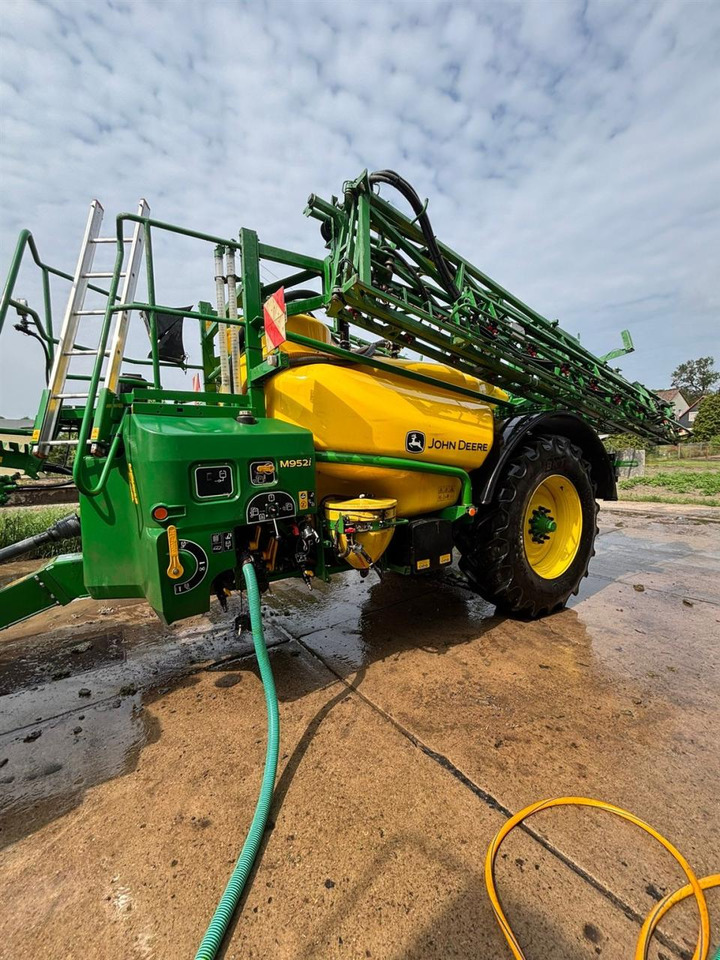 John Deere M952 I - Piekabināmais miglotājs: foto 1 John Deere M952 I - Piekabināmais miglotājs: foto 1