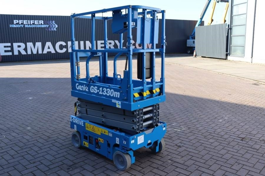 Šķērveida pacēlājs Genie GS1330M Valid inspection, *Guarantee! All-Electric: foto 9