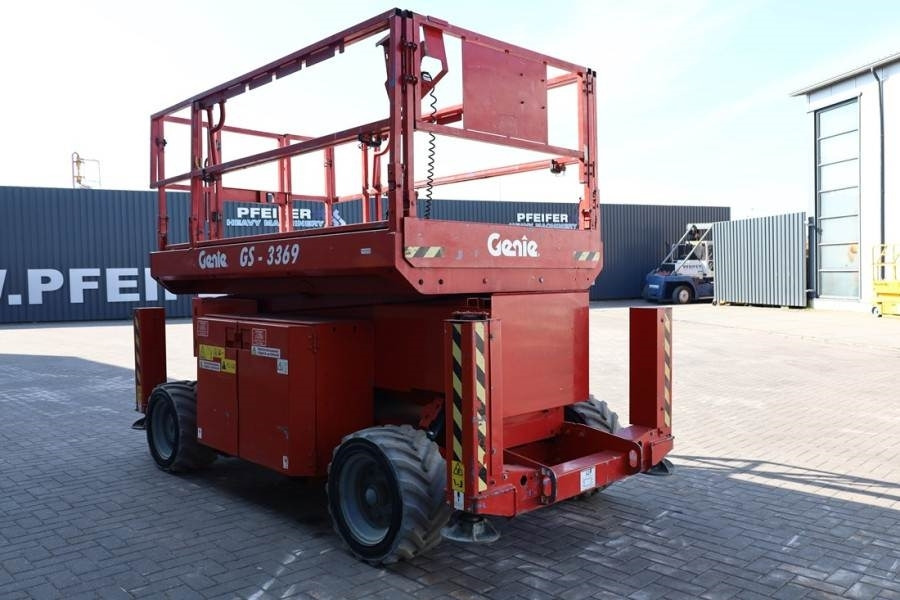 Šķērveida pacēlājs Genie GS3369DC Electric, 11.9m Working Height, 454kg Cap: foto 7