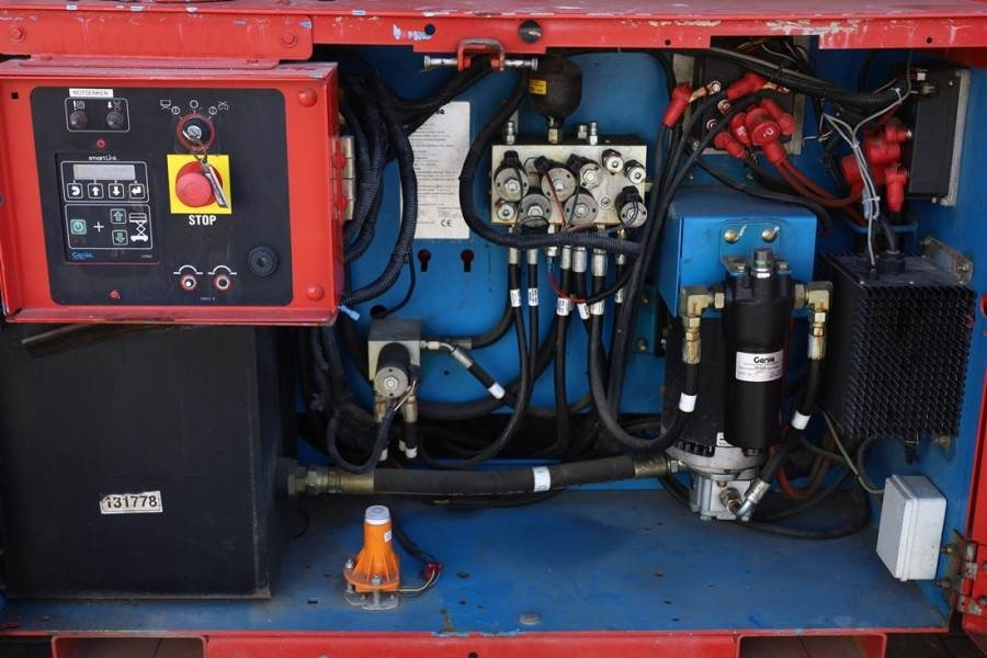 Šķērveida pacēlājs Genie GS3369DC Electric, 11.9m Working Height, 454kg Cap: foto 12