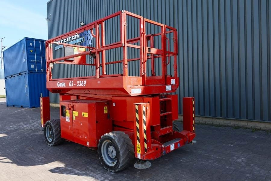 Šķērveida pacēlājs Genie GS3369DC Electric, 11.9m Working Height, 454kg Cap: foto 8