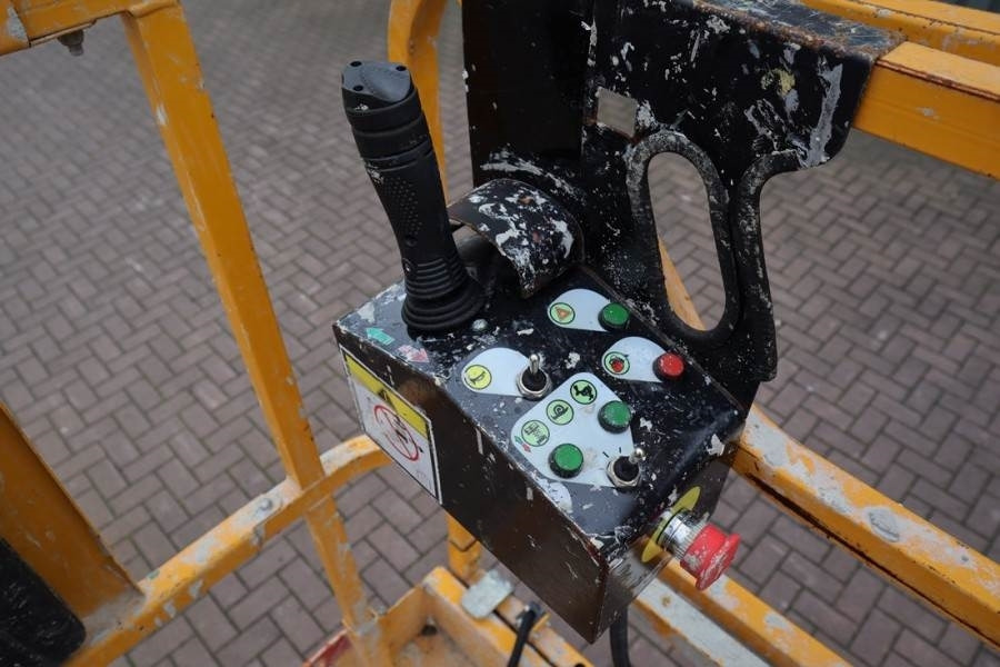 Haulotte Compact 10 Electric, 10m Working Height, 450kg Cap - Šķērveida pacēlājs: foto 5 Haulotte Compact 10 Electric, 10m Working Height, 450kg Cap - Šķērveida pacēlājs: foto 5