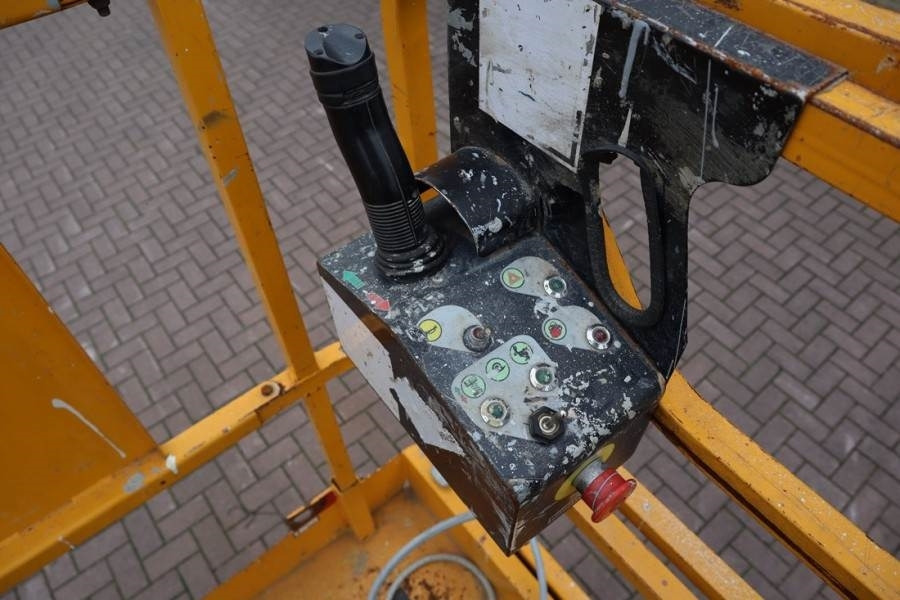 Haulotte Compact 10 Electric, 10m Working Height, 450kg Cap - Šķērveida pacēlājs: foto 4 Haulotte Compact 10 Electric, 10m Working Height, 450kg Cap - Šķērveida pacēlājs: foto 4