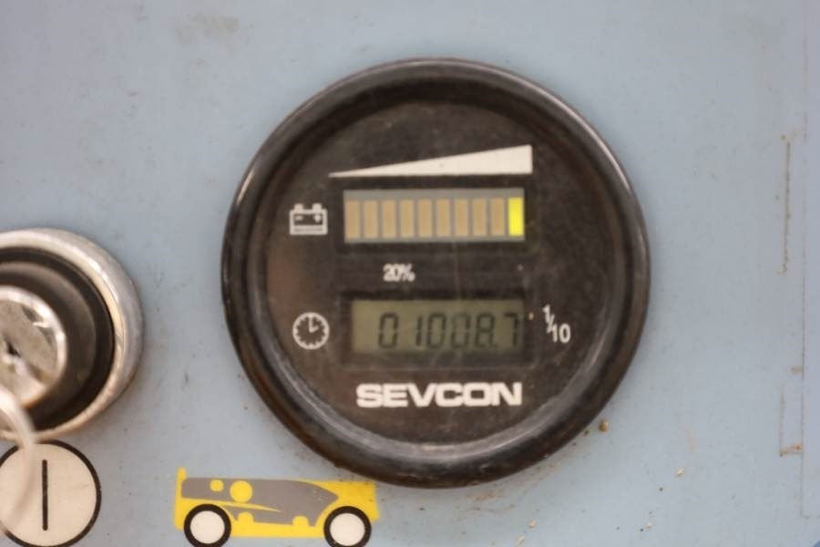 Šķērveida pacēlājs Haulotte Compact 12RTE Electric, 12m Working Height, 450kg: foto 6