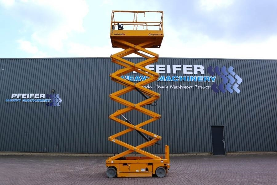 Haulotte Compact 14 Electric, 14m Working Height, 350kg Cap - Šķērveida pacēlājs: foto 3 Haulotte Compact 14 Electric, 14m Working Height, 350kg Cap - Šķērveida pacēlājs: foto 3