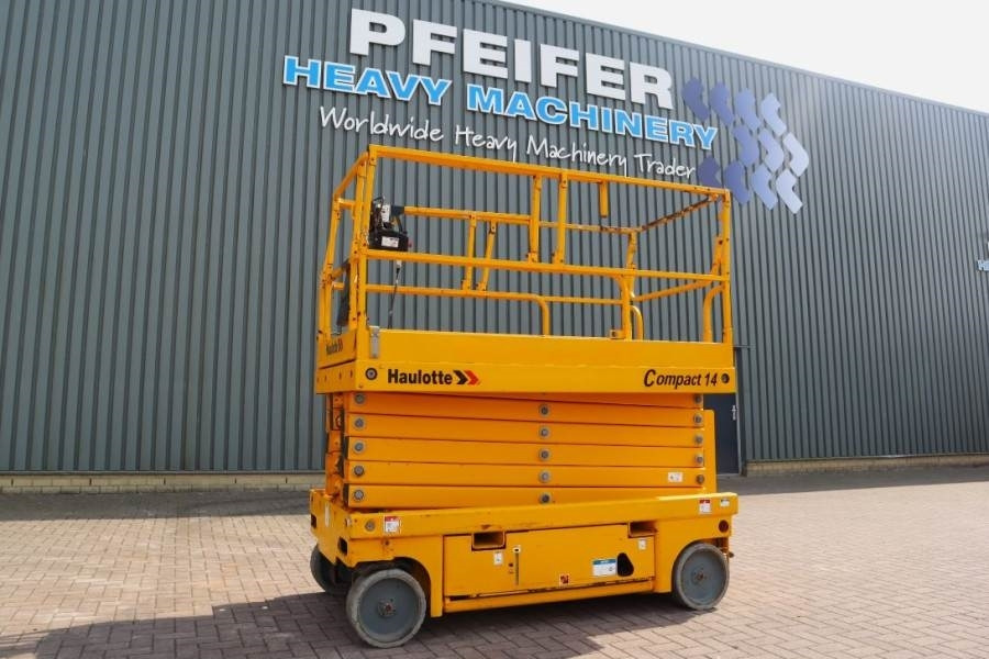Haulotte Compact 14 Electric, 14m Working Height, 350kg Cap - Šķērveida pacēlājs: foto 1 Haulotte Compact 14 Electric, 14m Working Height, 350kg Cap - Šķērveida pacēlājs: foto 1