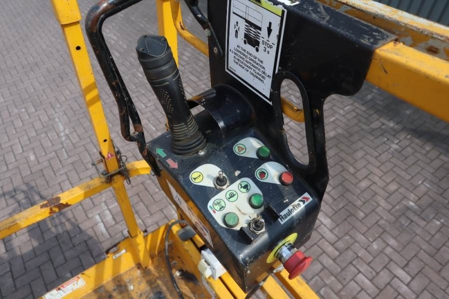 Haulotte Compact 14 Electric, 14m Working Height, 350kg Cap - Šķērveida pacēlājs: foto 5 Haulotte Compact 14 Electric, 14m Working Height, 350kg Cap - Šķērveida pacēlājs: foto 5