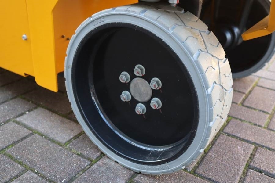 Šķērveida pacēlājs Haulotte Compact 8N Valid inspection, *Guarantee! 8m Workin: foto 9