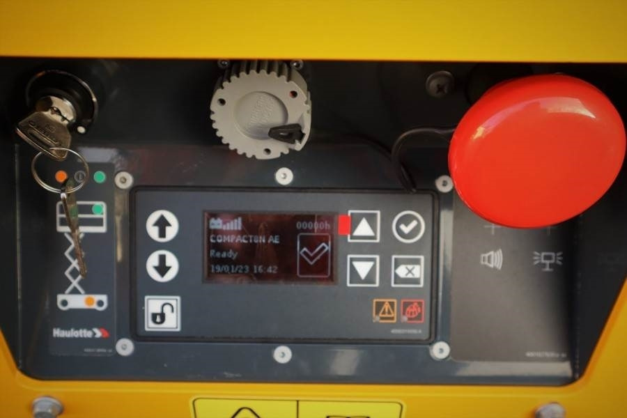 Šķērveida pacēlājs Haulotte Compact 8N Valid inspection, *Guarantee! 8m Workin: foto 14