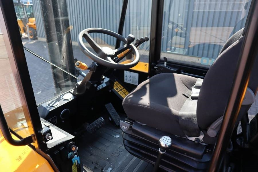 JCB 940-4 T4 Valid inspection, *Guarantee! Diesel, 4x4 - Bezceļu autokrāvējs: foto 4 JCB 940-4 T4 Valid inspection, *Guarantee! Diesel, 4x4 - Bezceļu autokrāvējs: foto 4