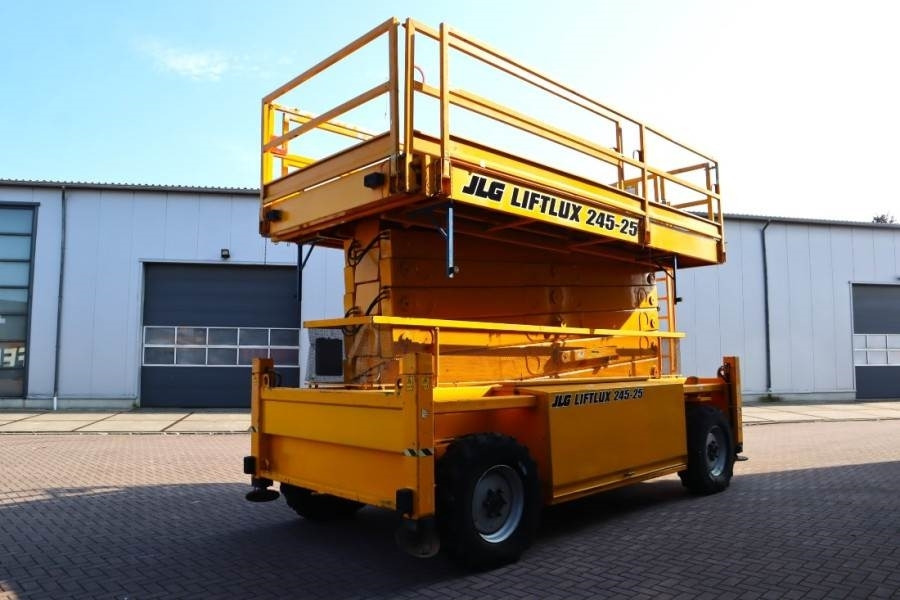 JLG 245-25 Diesel, 4x4 Drive, 26m Working Height, 750k - Šķērveida pacēlājs: foto 2 JLG 245-25 Diesel, 4x4 Drive, 26m Working Height, 750k - Šķērveida pacēlājs: foto 2