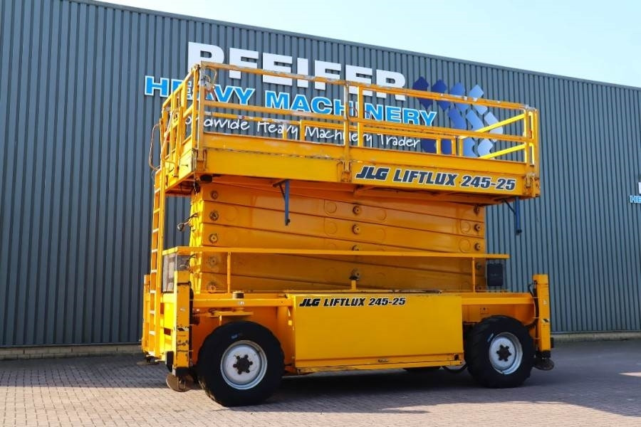JLG 245-25 Diesel, 4x4 Drive, 26m Working Height, 750k - Šķērveida pacēlājs: foto 1 JLG 245-25 Diesel, 4x4 Drive, 26m Working Height, 750k - Šķērveida pacēlājs: foto 1