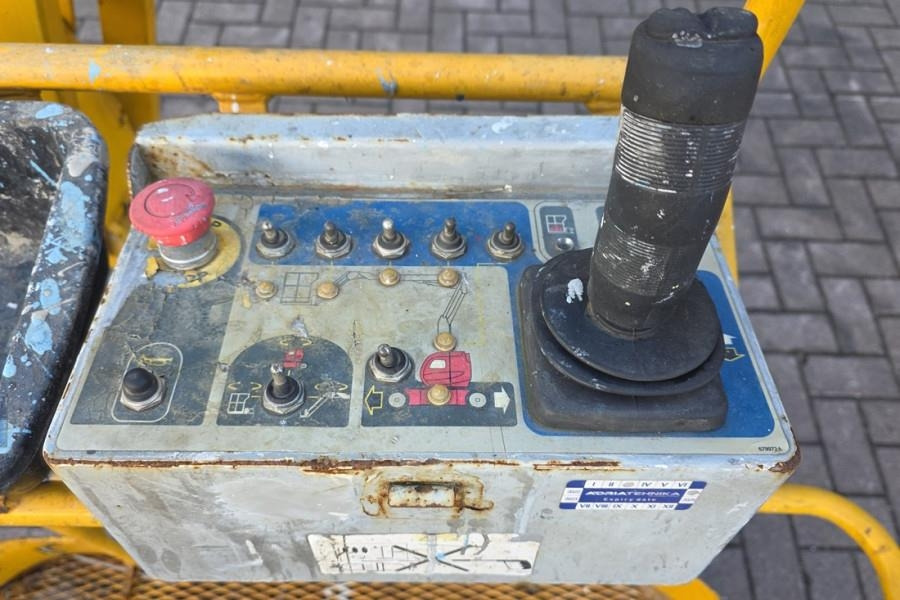 Manitou 150AETJ Compact As-Is, Electric, 15m Working Heigh - Izlices pacēlājs: foto 4 Manitou 150AETJ Compact As-Is, Electric, 15m Working Heigh - Izlices pacēlājs: foto 4