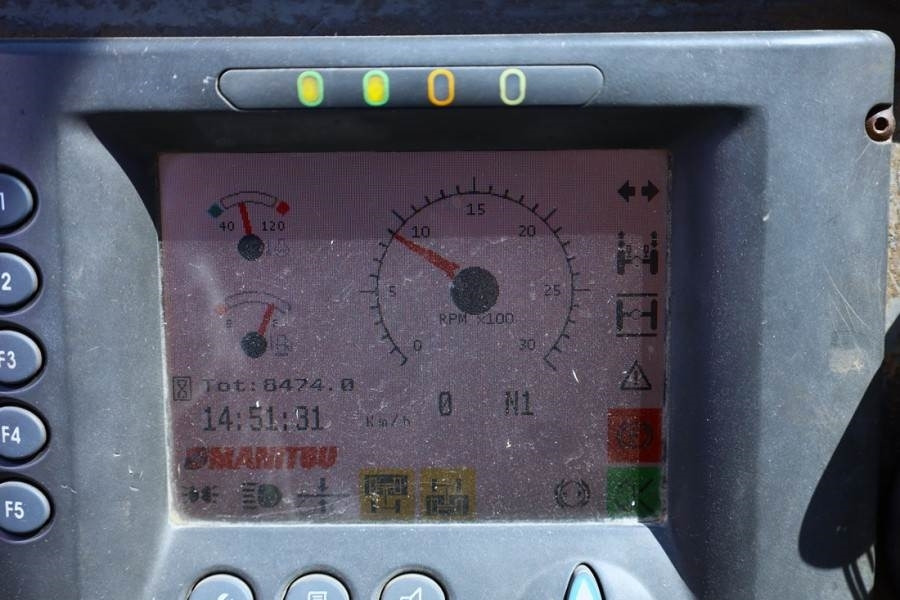 Manitou MRT3050 PRIVILEGE Diesel, 4x4 Drive And 4-Wheel St - Teleskopiskais iekrāvējs: foto 5 Manitou MRT3050 PRIVILEGE Diesel, 4x4 Drive And 4-Wheel St - Teleskopiskais iekrāvējs: foto 5