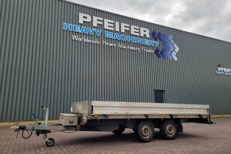 Saris PL1820 2 Axel Trailer - Auto piekabe: foto 1 Saris PL1820 2 Axel Trailer - Auto piekabe: foto 1