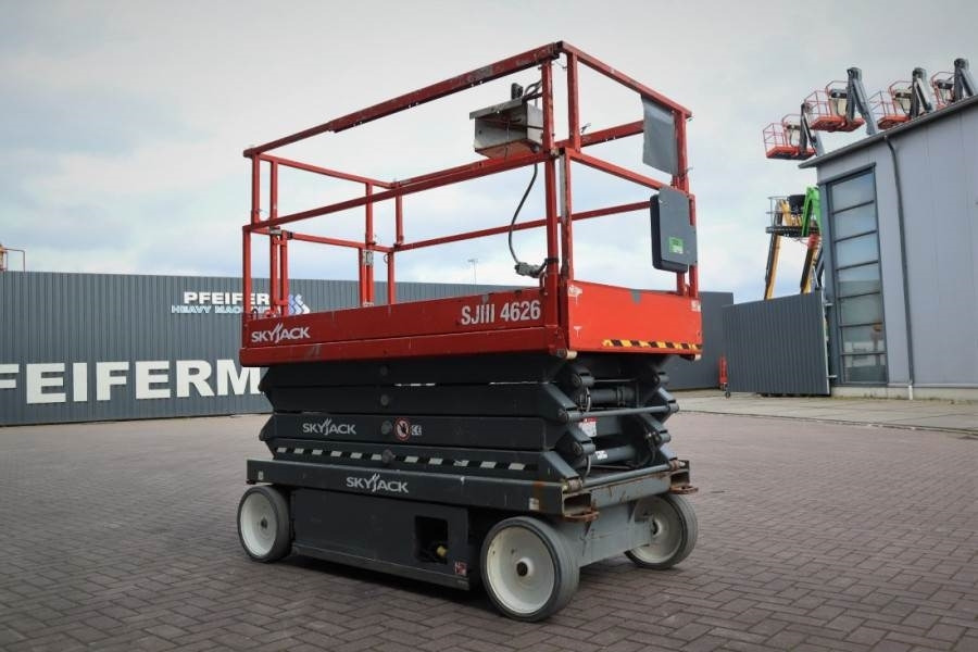 SkyJack SJ4626 ELECTRIC, 10M WORKING HEIGHT, 454KG CAPACIT - Šķērveida pacēlājs: foto 2 SkyJack SJ4626 ELECTRIC, 10M WORKING HEIGHT, 454KG CAPACIT - Šķērveida pacēlājs: foto 2