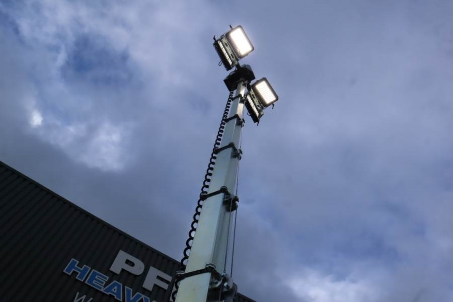 Trime X-BOX 4x320W Valid inspection, *Guarantee! H - Apgaismojuma stabs: foto 4 Trime X-BOX 4x320W Valid inspection, *Guarantee! H - Apgaismojuma stabs: foto 4