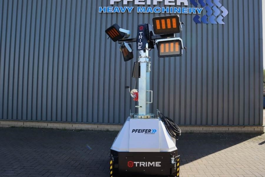 Trime X-Mast 4 × 320W Valid Inspection, *Guarantee - Apgaismojuma stabs: foto 1 Trime X-Mast 4 × 320W Valid Inspection, *Guarantee - Apgaismojuma stabs: foto 1