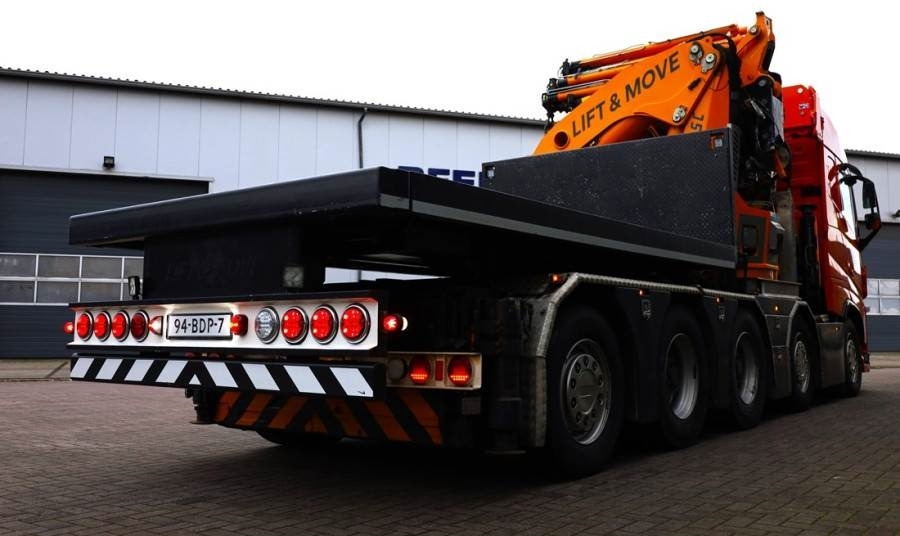 Volvo FH12 With Cormach 135t/m Crane Volvo FH12 10x4 Wit - Visurgājējs celtnis: foto 2 Volvo FH12 With Cormach 135t/m Crane Volvo FH12 10x4 Wit - Visurgājējs celtnis: foto 2