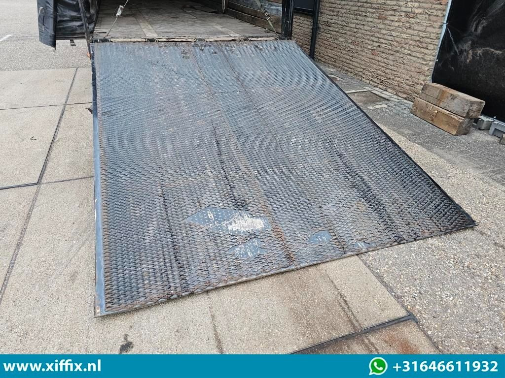 Wiese 3-ass. Semi dieplader met huifopbouw / Wiese 9 tons laadklep - Puspiekabe zema profila platforma: foto 5 Wiese 3-ass. Semi dieplader met huifopbouw / Wiese 9 tons laadklep - Puspiekabe zema profila platforma: foto 5