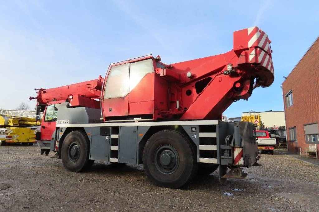Liebherr LTM 1040-2.1 - Visurgājējs celtnis: foto 4 Liebherr LTM 1040-2.1 - Visurgājējs celtnis: foto 4